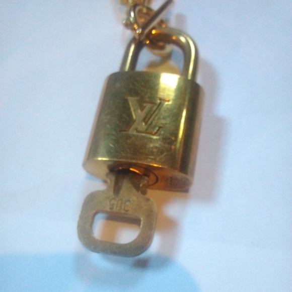 Luis Vuitton Lock with Key Necklace. Unique with Gold & Crystal Chain. - Picture 15 of 16